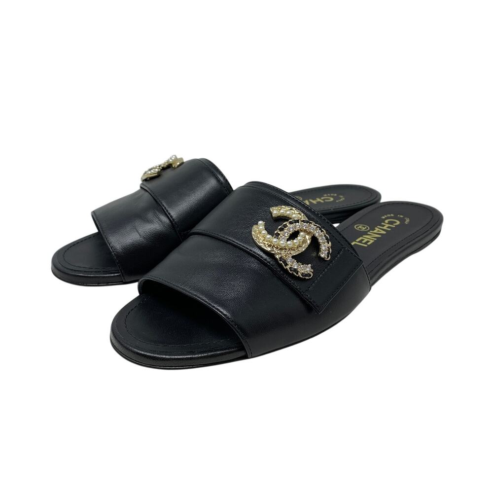 Chanel CC Pearl Logo Leather Mule Sandals Black Size 38 US 7.5 New With Box - Picture 3 of 11